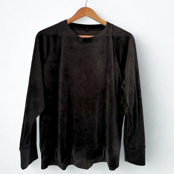 Lou & Grey Black Velour Long Sleeve Crewneck Sweatshirt - Picture 1 of 6